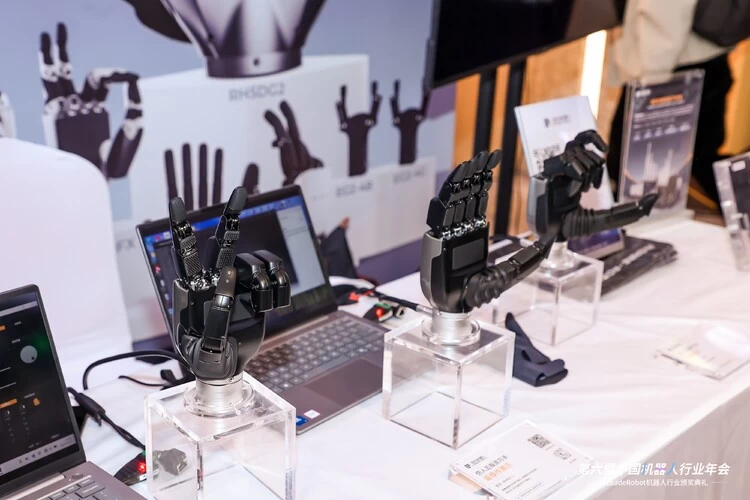 人形机器人灵巧手竟能单手抓5kg壶铃，背后藏着3大技术秘密(图6)