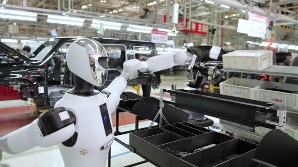 千台机器人涌入工厂，中国智能制造的秘密武器竟然是它(图2)
