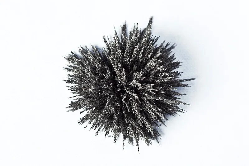 钕铁硼永磁材料产业迎发展新机遇 新能源与风电需求驱动行业升级