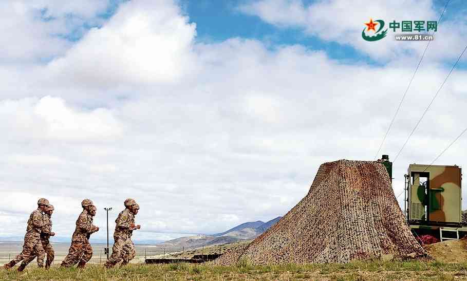 实战化训练中如何应对复杂电磁干扰与战场特情处置(图1)